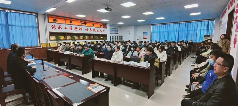 亲身观摩长见识 取长​补短促发展