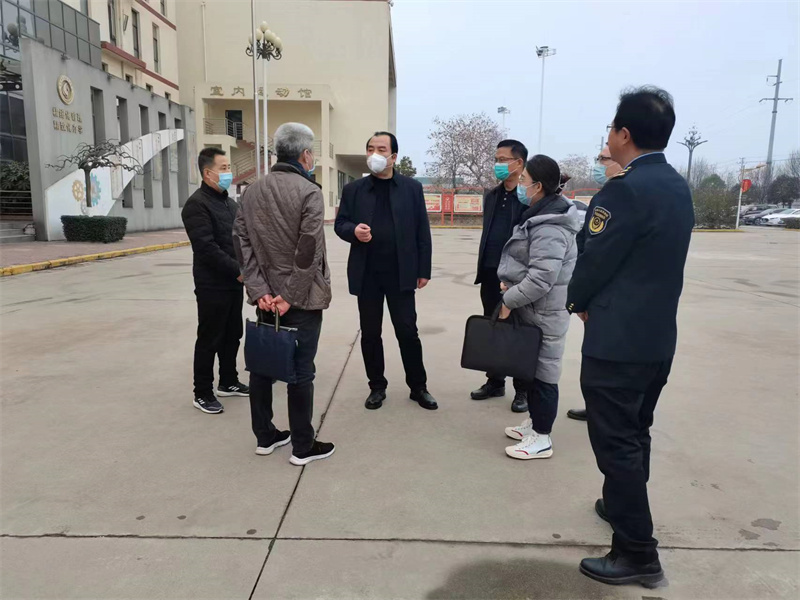 国家食品安全示范城市第六检查组莅临陈​仓区职业教育中心  ​检查指导食品安全工作