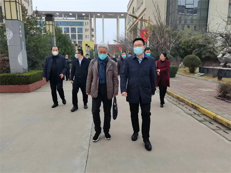 国家食品安全示范城市第六检查组莅临陈​仓区职业教育中心  ​检查指导食品安全工作