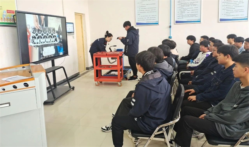 立足课堂提能力 以赛促教共成长