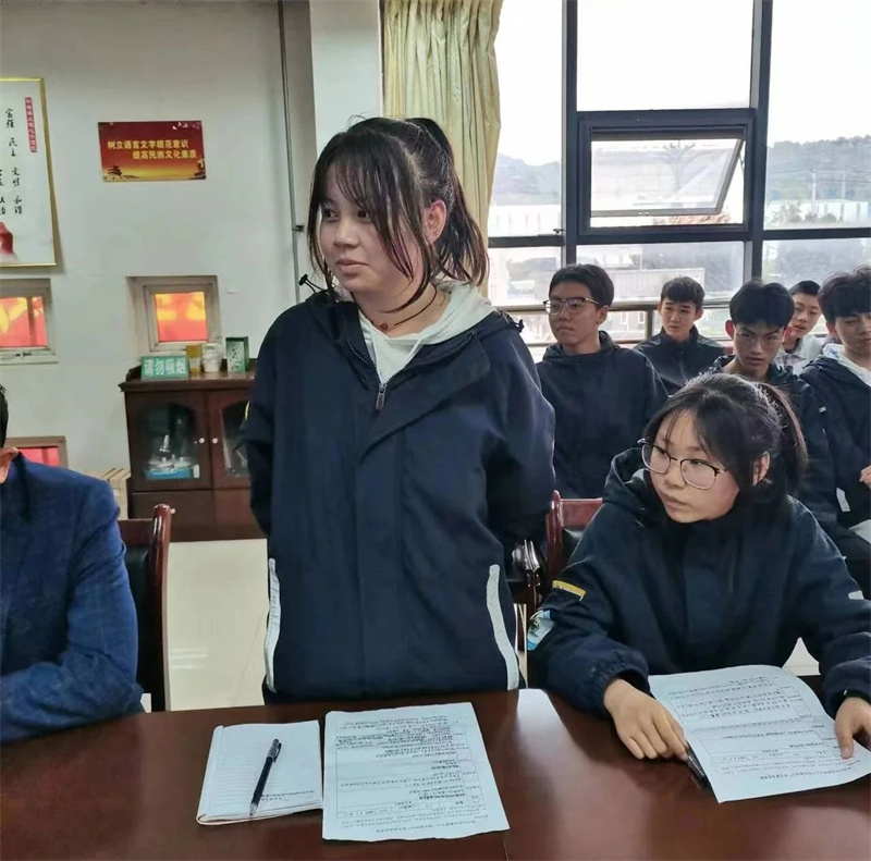 我与校长面对面—陈仓区职业教育中心举行校长接待日活动
