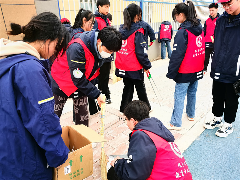 陈仓区职业教育中心举行“3·5学雷锋”志愿服务活动启动仪式