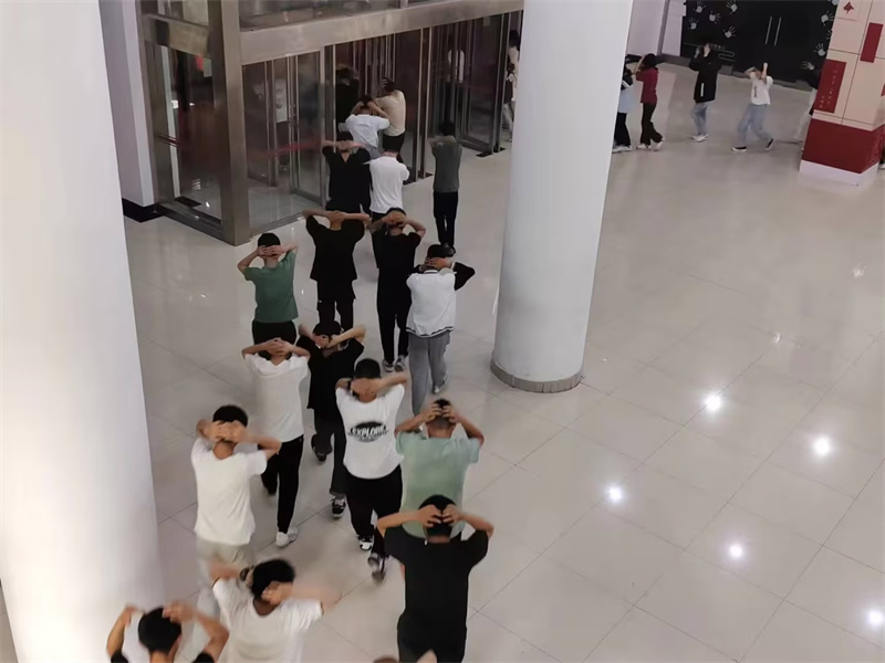 增强忧患意识，强化应急观念，共建平安校园