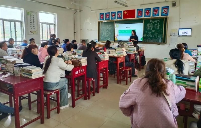 技能：让生活更美好—陈仓区职业教育中心举行“职业教育活动周校园开放日”活动