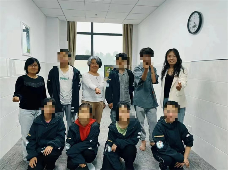 敞开心扉 互助成长