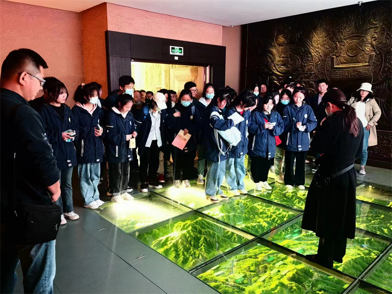 陈仓职教中心赴宝鸡青铜器博物院开展研学实践活动