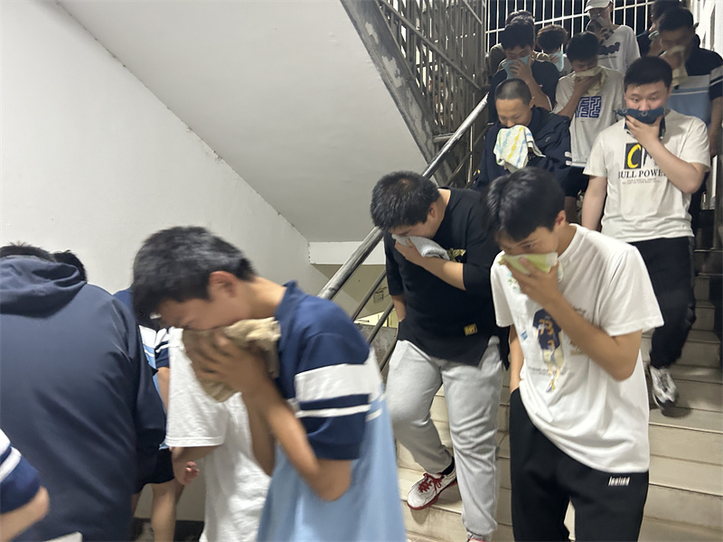 增强忧患意识，强化应急观念，共建平安校园