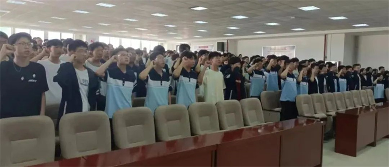 总结反思学先进 追赶超越更自信