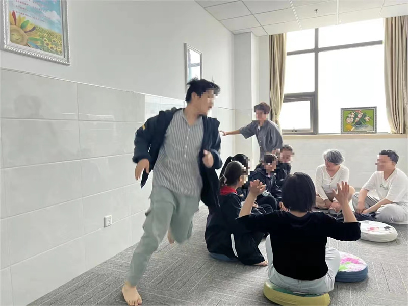 敞开心扉 互助成长