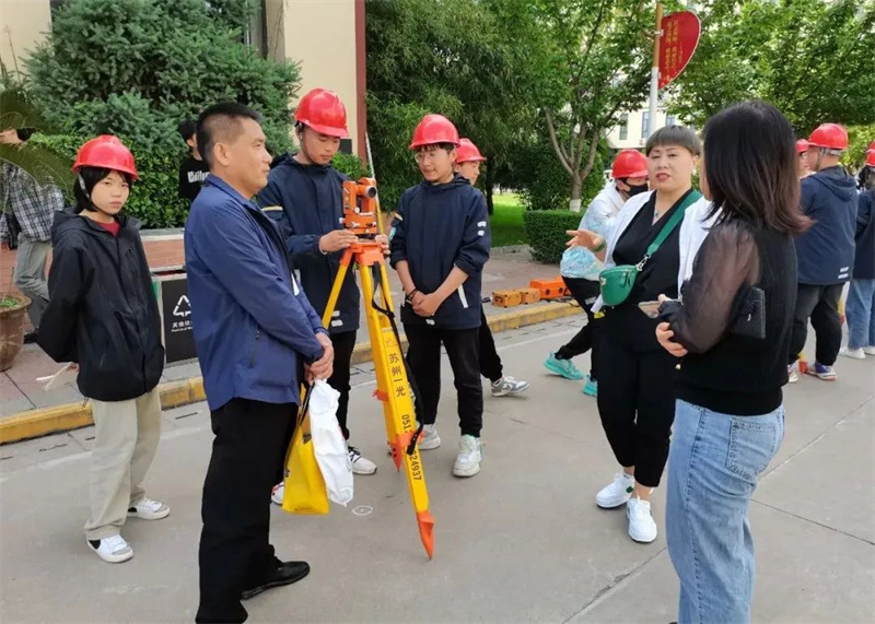 技能：让生活更美好—陈仓区职业教育中心举行“职业教育活动周校园开放日”活动